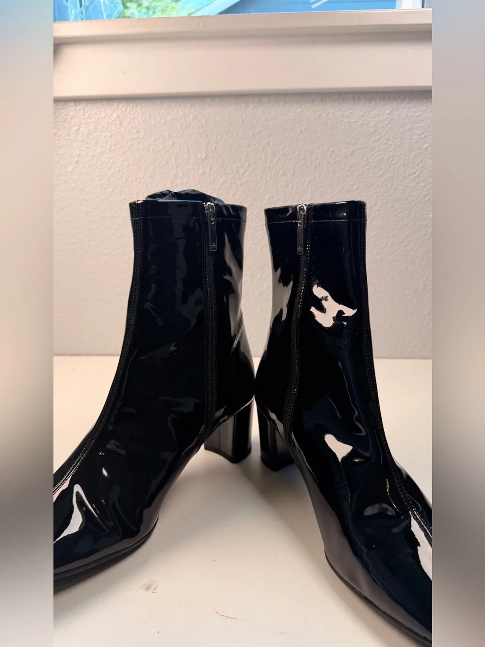 Aquatalia Ulyssa Black Patent Leather Ankle Boots Size 9.5 Italy